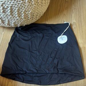 silhouette skirt black